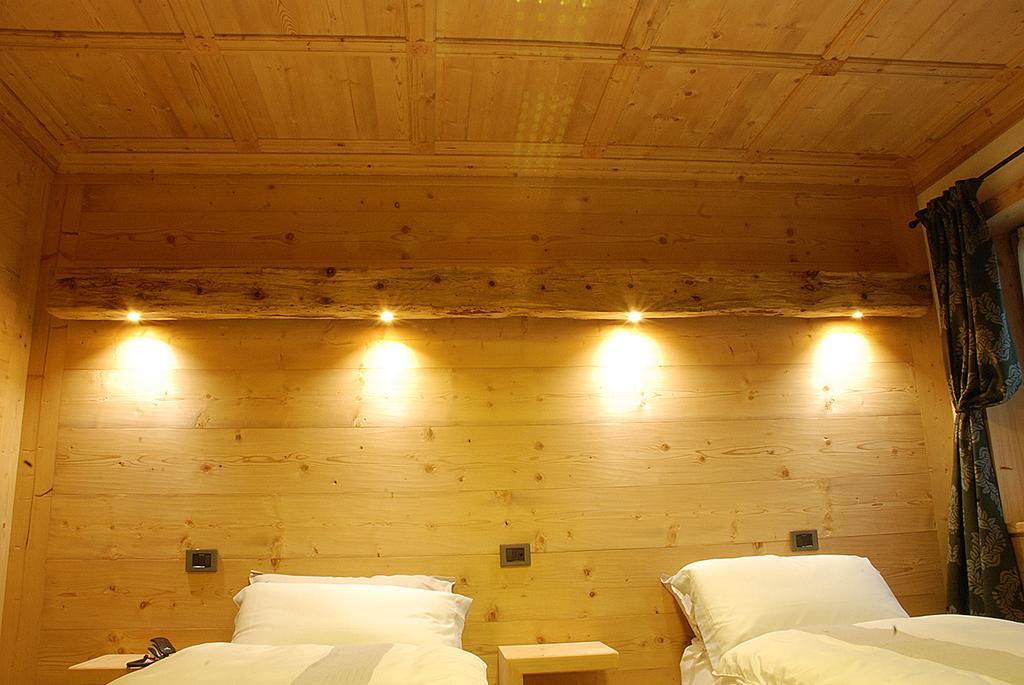 Jaegerhaus Agriturismo Кортина д'Ампецо Стая снимка