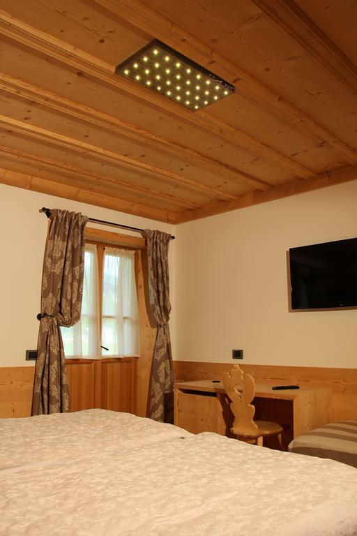 Jaegerhaus Agriturismo Кортина д'Ампецо Стая снимка