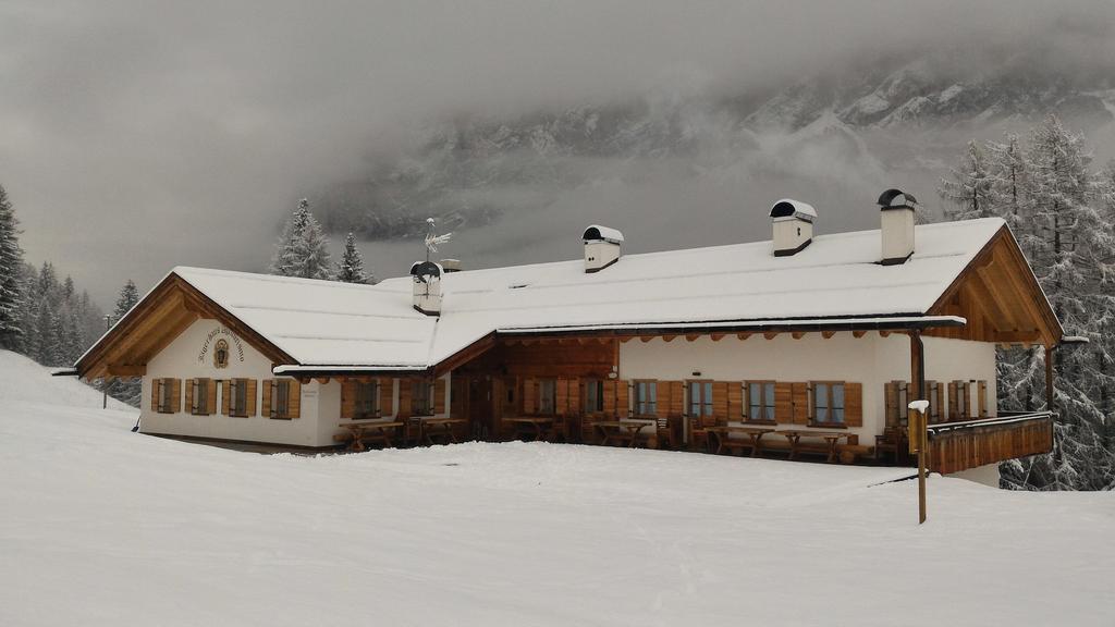 Jaegerhaus Agriturismo Кортина д'Ампецо Екстериор снимка