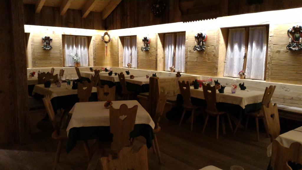 Jaegerhaus Agriturismo Кортина д'Ампецо Екстериор снимка