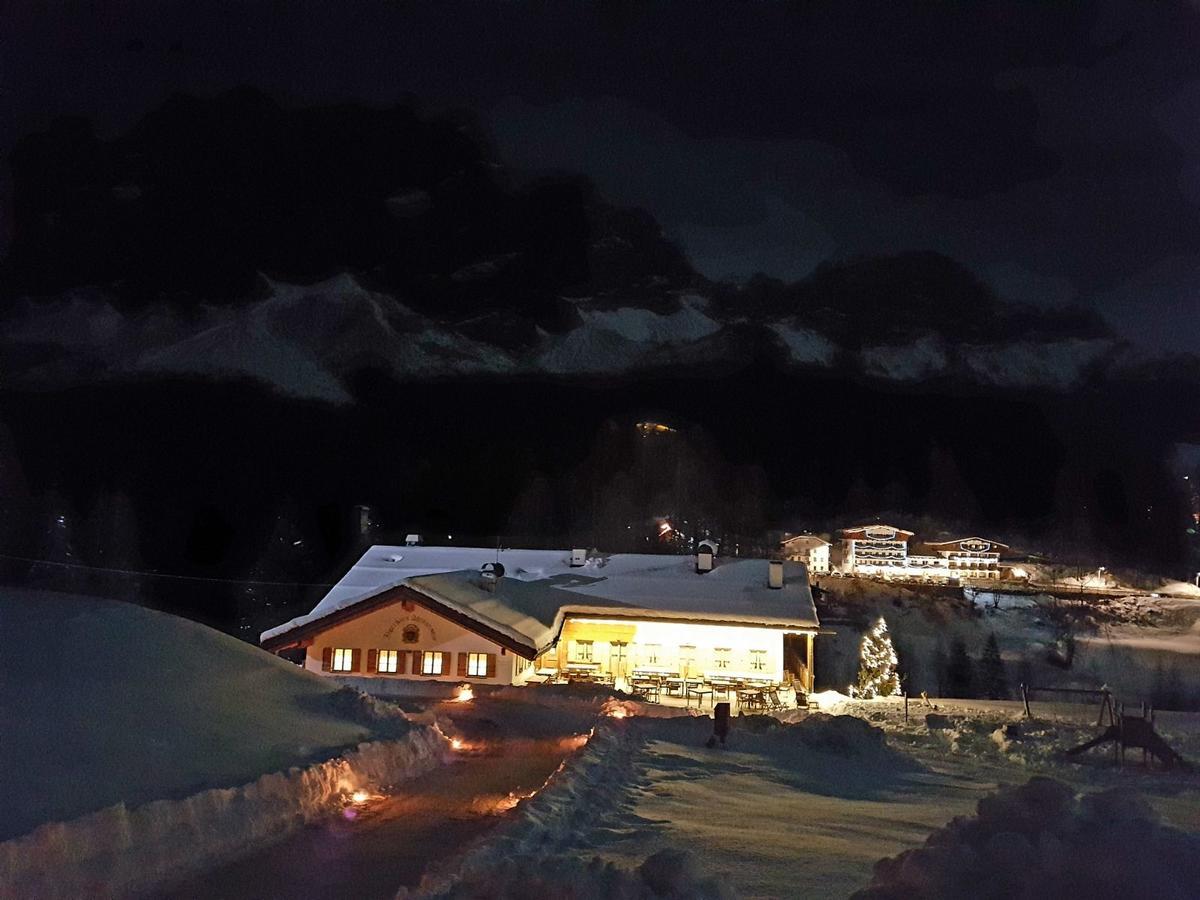 Jaegerhaus Agriturismo Кортина д'Ампецо Екстериор снимка