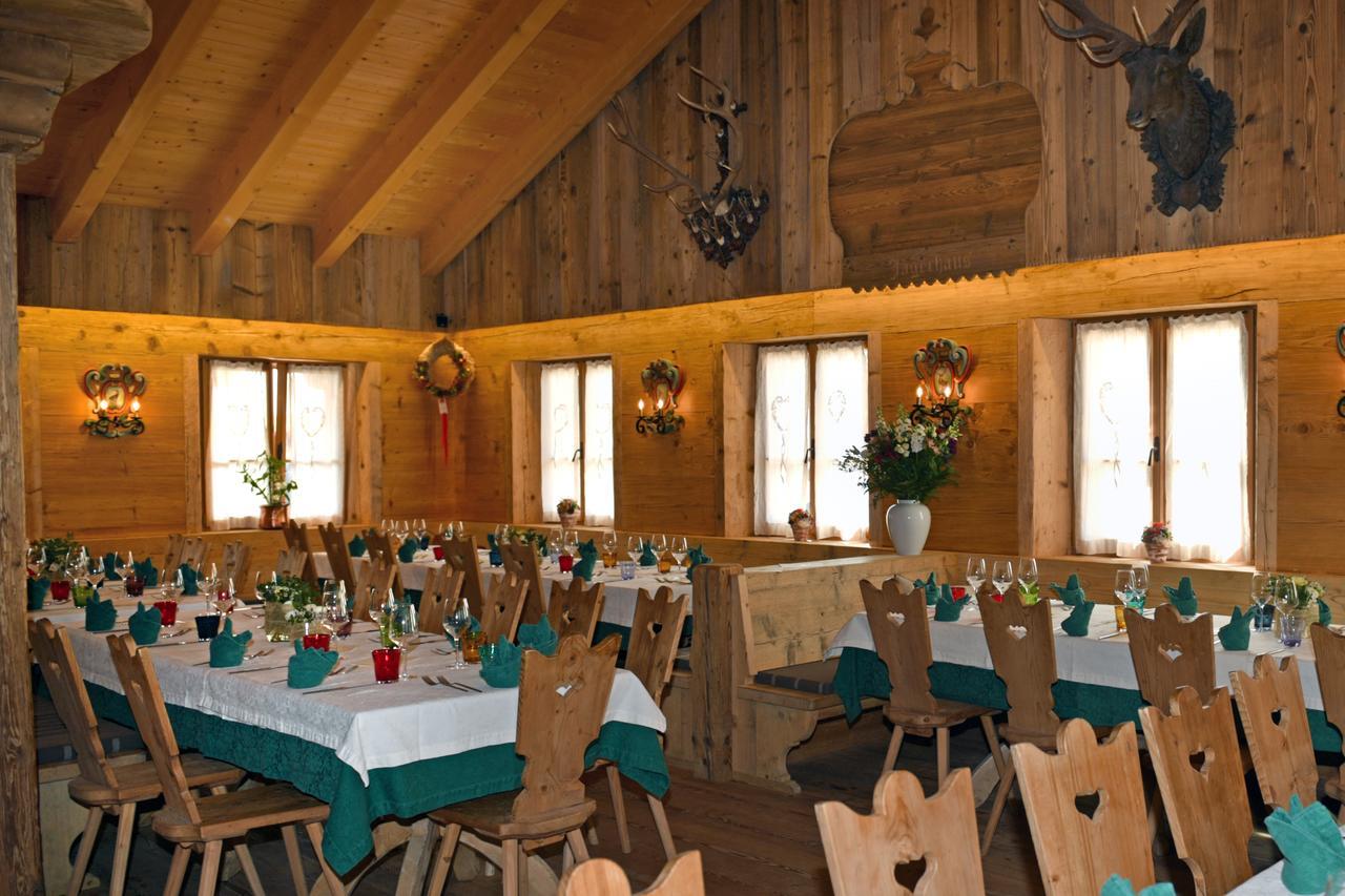 Jaegerhaus Agriturismo Кортина д'Ампецо Екстериор снимка